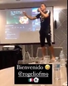 Funes Mori canta al ritmo de banda en su novatada