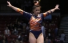 Gimnasta se fractura ambas piernas después de un salto mortal triple; anuncia su retiro. 