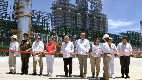 Se inaugura refinería Dos Bocas.